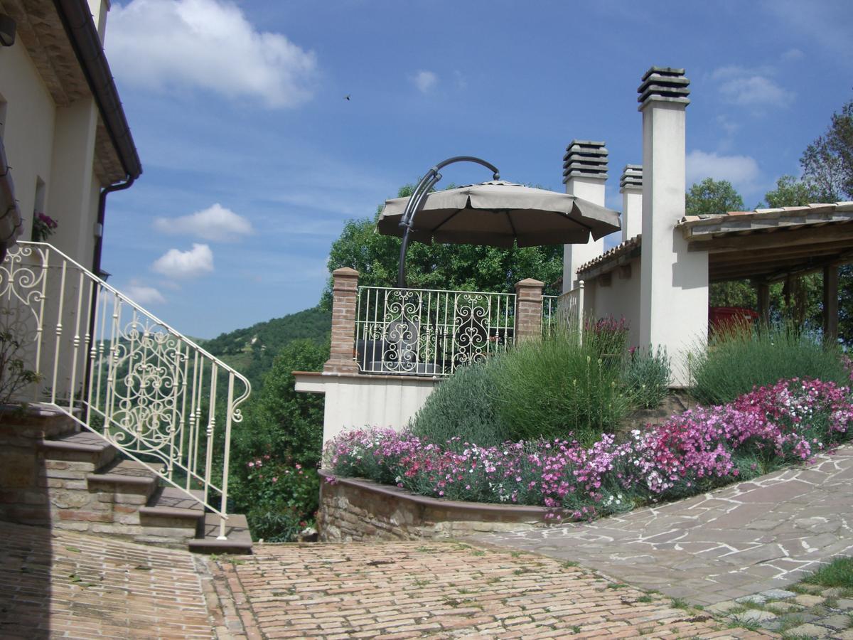 Agriturismo Pozzuolo Serrungarina Εξωτερικό φωτογραφία